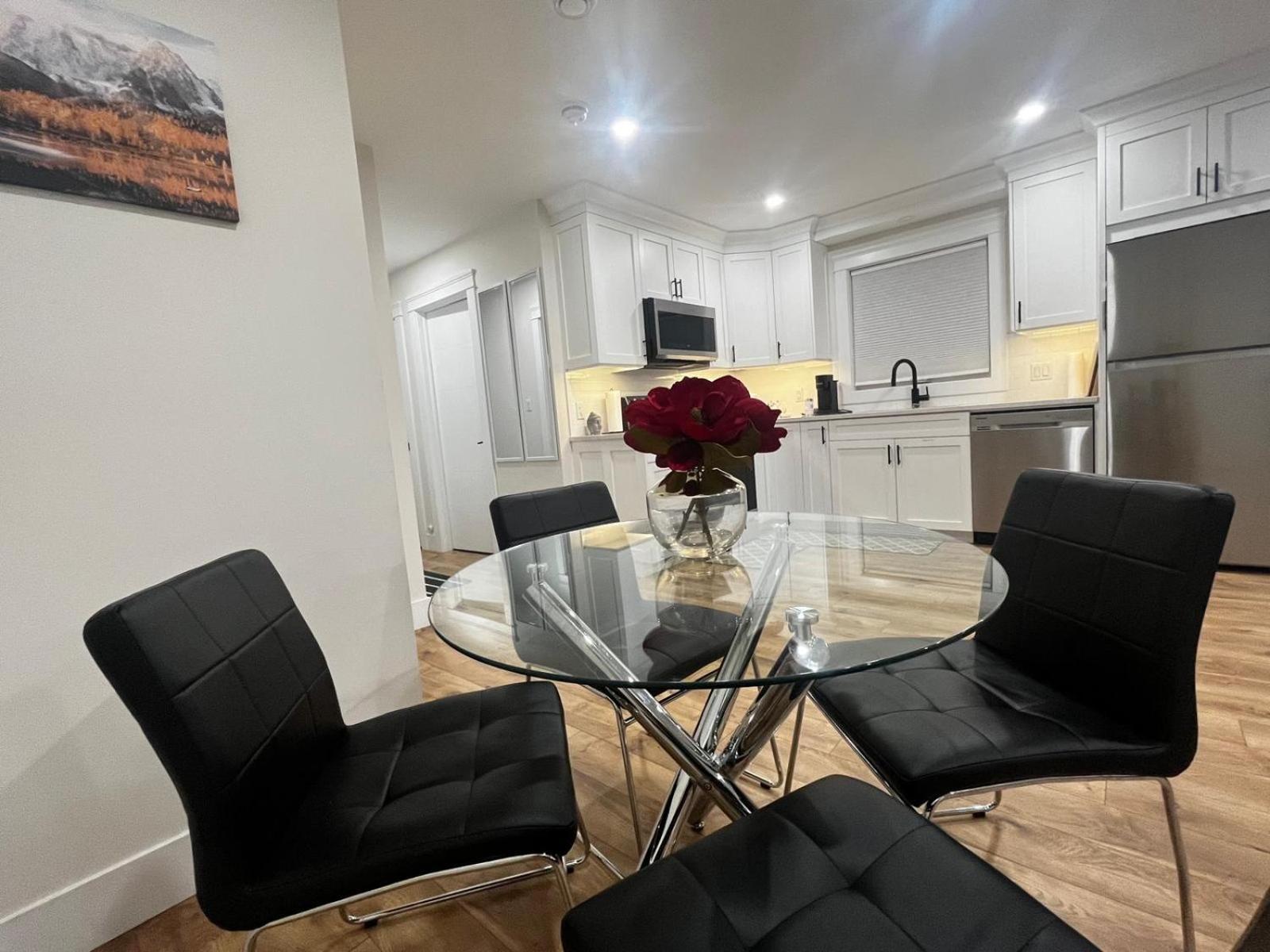 City Modern Apartment Шарлъттаун Екстериор снимка